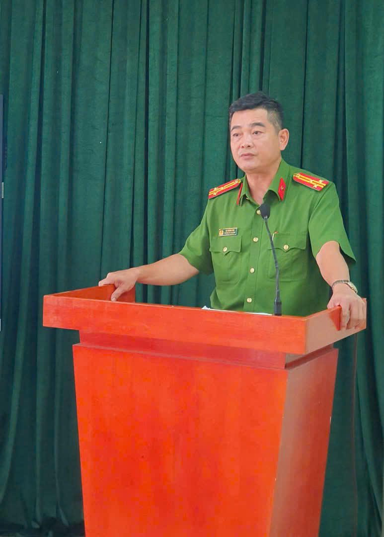 Các đại biểu phát biểu ý kiến tại hội nghị.