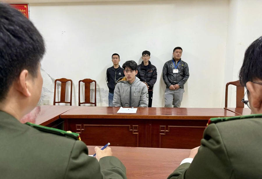 Cơ quan điều tra đang lấy lời khai của những người liên quan đến đường dây chế tạo súng nén hơi liên tỉnh.