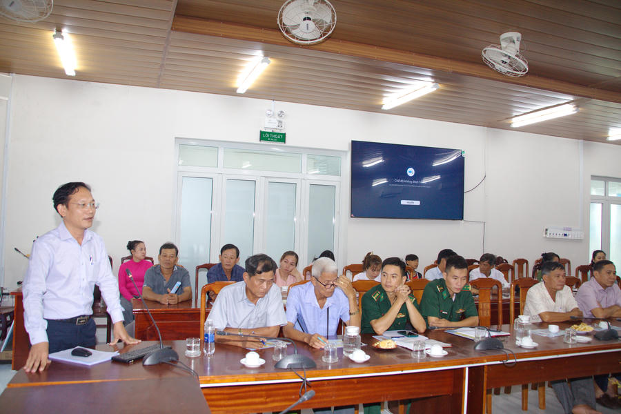 Ông Đỗ Hồng Quang – Trưởng Phòng Phổ biến, giáo dục pháp luật (Sở Tư pháp tỉnh Cà Mau), triển khai các quy định xử phạt vi phạm hành chính trong lĩnh vực thủy sản theo quy định mới.