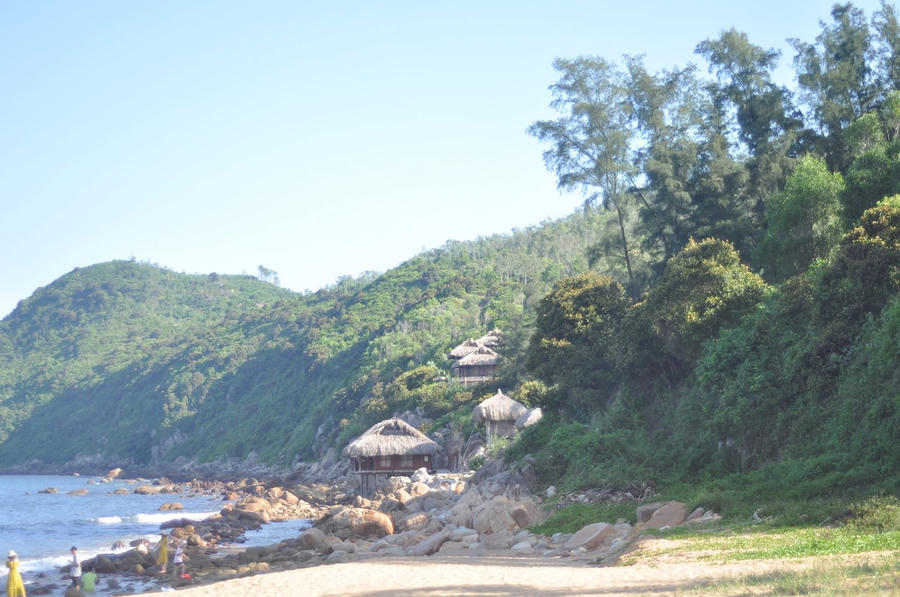 Vẻ đẹp bình dị, nguyên sơ chưa bị nhuốm màu thương mại hóa của vùng biển Bãi Đông.