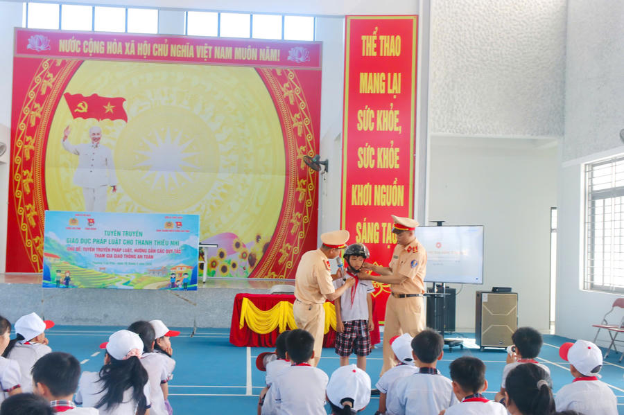Yêu cầu cấp thiết cần tiếp tục đổi mới mạnh mẽ hơn nữa công tác tuyên truyền, giáo dục pháp luật.