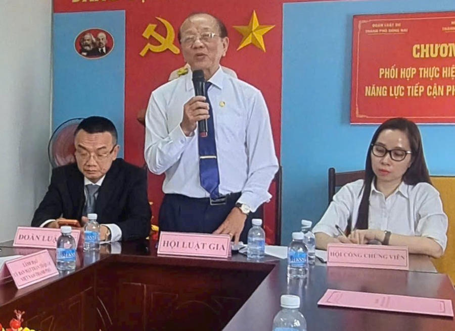 Đại diện Hội Luật gia TP phát biểu.