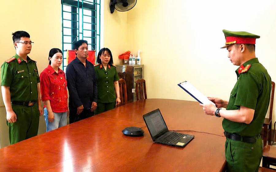 Cơ quan Cảnh sát điều tra Công an tỉnh Tuyên Quang khởi tố lái xe trong vụ tai nạn giao thông khiến nữ du khách người Anh tử vong. (Ảnh: CA Tuyên Quang).