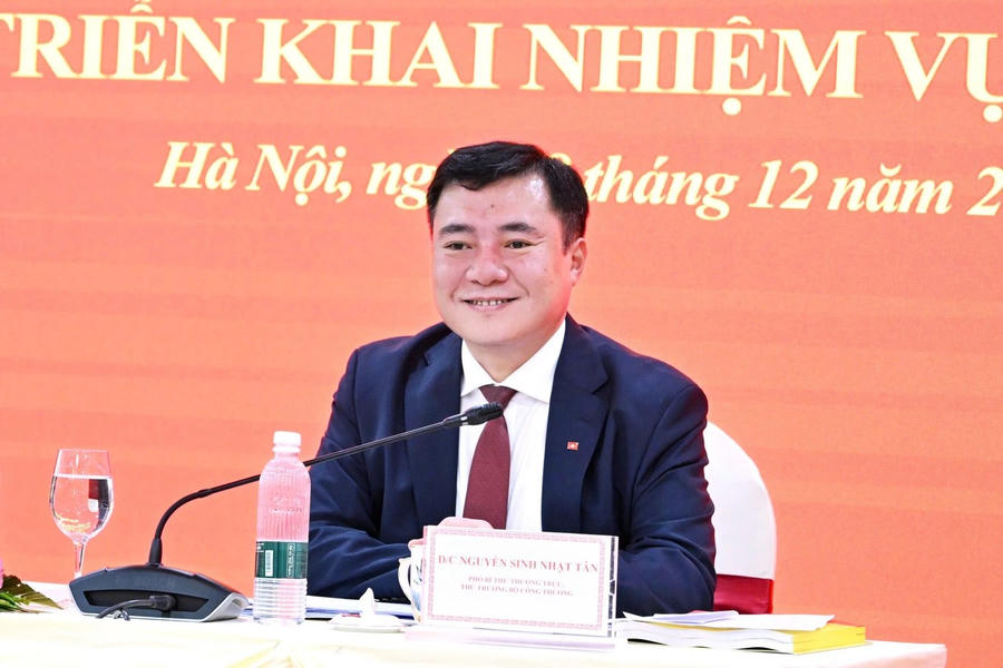 Thứ trưởng Bộ Công Thương Nguyễn Sinh Nhật Tân.