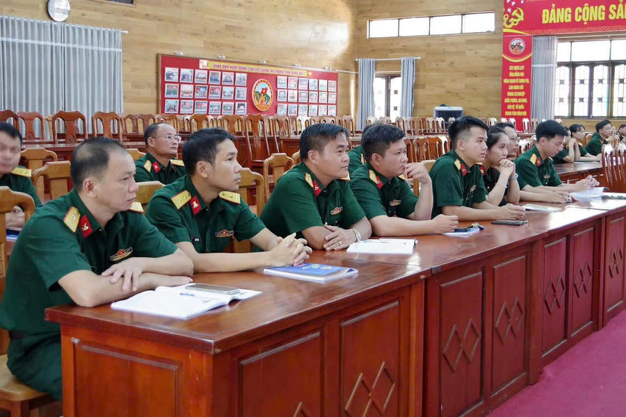 Các đại biểu tham dự hội nghị.