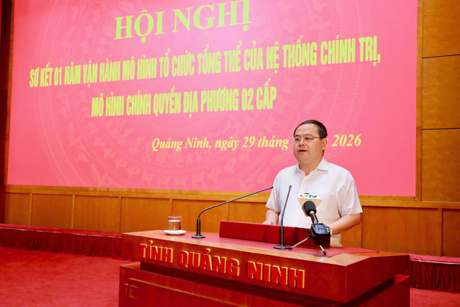 Ông Quản Minh Cường, Bí thư Tỉnh ủy Quảng Ninh phát biểu chỉ đạo tại hội nghị sơ kết 1 năm vận hành mô hình chính quyền 2 cấp ngày 29/5.