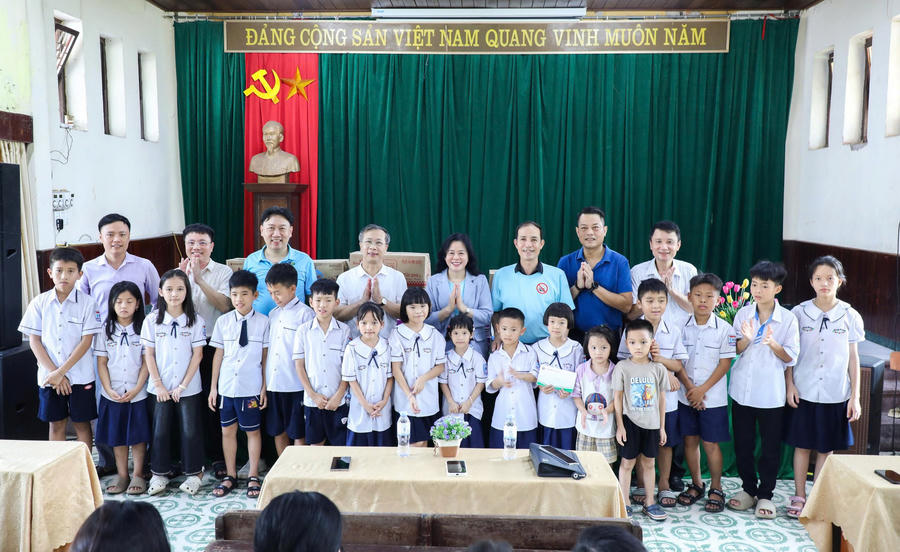 Mang tết thiếu nhi đến sớm với Làng trẻ em SOS.