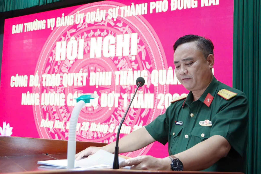 Lãnh đạo các đơn vị phát biểu ý kiến.