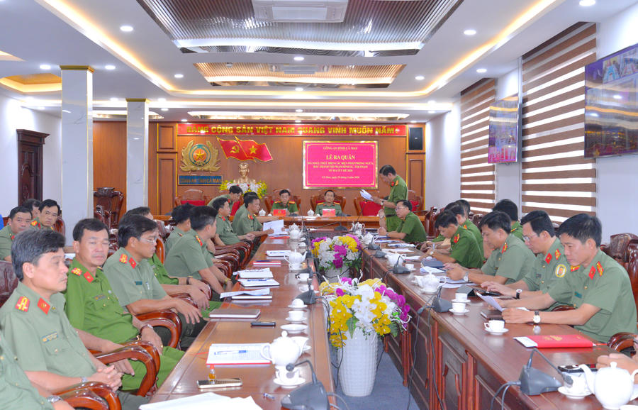 Đại biểu tham dự lễ ra quân cao điểm phòng, chống tội phạm hè năm 2026.