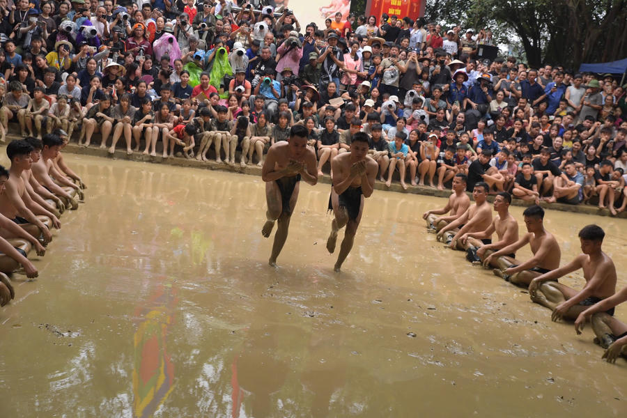 Giao tranh sôi nổi