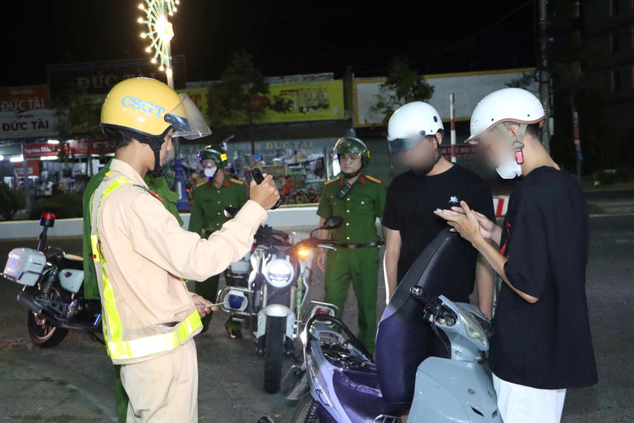 Lực lượng chức năng tăng cường tuần tra, kiểm soát, xử lý thanh, thiếu niên có hành vi vi phạm pháp luật.