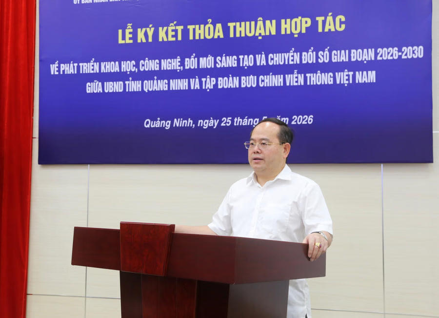 Ông Quản Minh Cường, Ủy viên Trung ương Đảng, Bí thư Tỉnh ủy, Trưởng Đoàn ĐBQH tỉnh Quảng Ninh phát biểu tại Lễ ký kết hợp tác chiến lược với Tập đoàn VNPT.