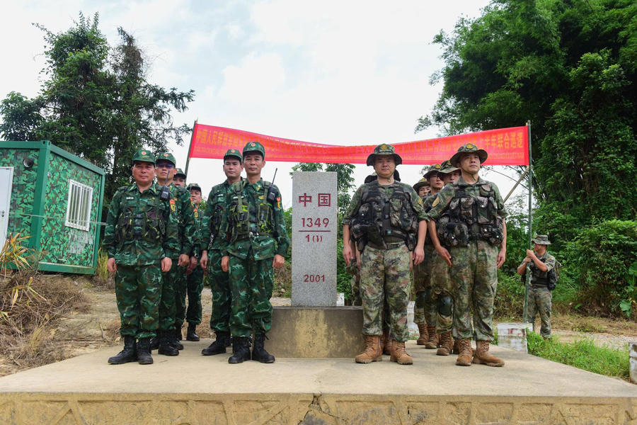Đồn Biên phòng Pò Hèn tiến hành tuần tra song phương với Chi đội quản lý biên giới Phòng Thành Cảng- Quảng Tây /TQ đoạn biên giới từ M1348(2) đến M1350(1) theo Kế hoạch đã được Ban Chỉ huy BĐBP tỉnh phê duyệt.
