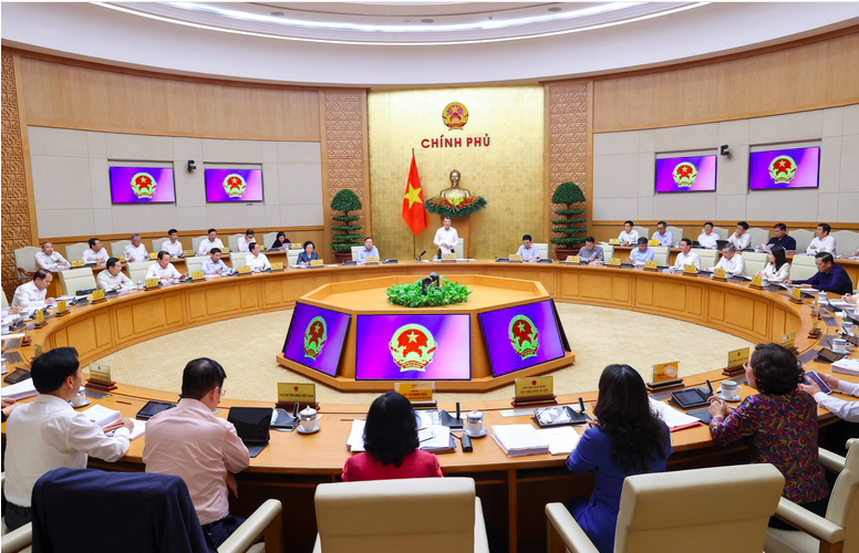 Văm phòng Chính phủ là cơ quan tham mưu chiến lược, trọng yếu, cơ mật, giúp việc trực tiếp của Chính phủ và Thủ tướng Chính phủ - Ảnh: Thủ tướng chủ trì phiên họp Chính phủ thường kỳ tháng 4/2026.
Văm phòng Chính phủ là cơ quan tham mưu chiến lược, trọng yếu, cơ mật, giúp việc trực tiếp của Chính phủ và Thủ tướng Chính phủ - Ảnh: Thủ tướng chủ trì phiên họp Chính phủ thường kỳ tháng 4/2026.