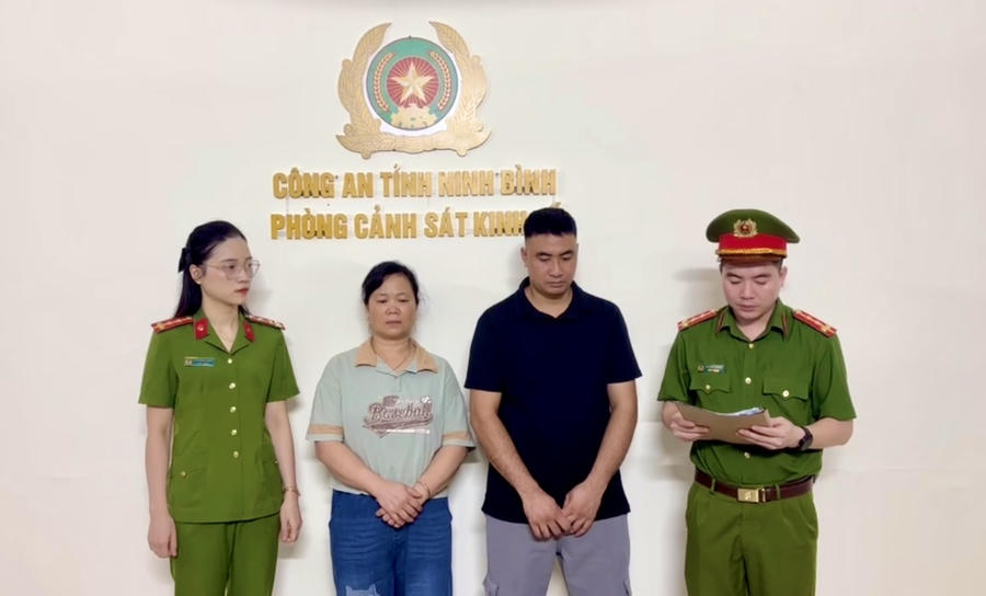 Hai bị can bị khởi tố tại cơ quan Công an. Ảnh: CA Ninh Bình.