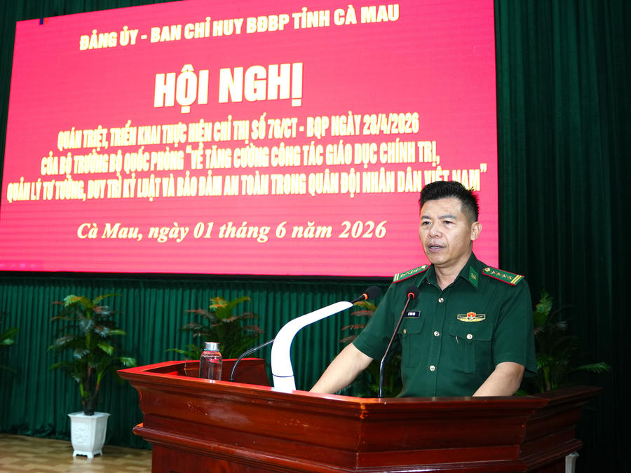 Đại tá Lê Đình Sơn - Phó Chỉ huy trưởng, Tham mưu trưởng Ban Chỉ huy BĐBP tỉnh Cà Mau quán triệt Chỉ thị số 76 của Bộ trưởng Bộ Quốc phòng.