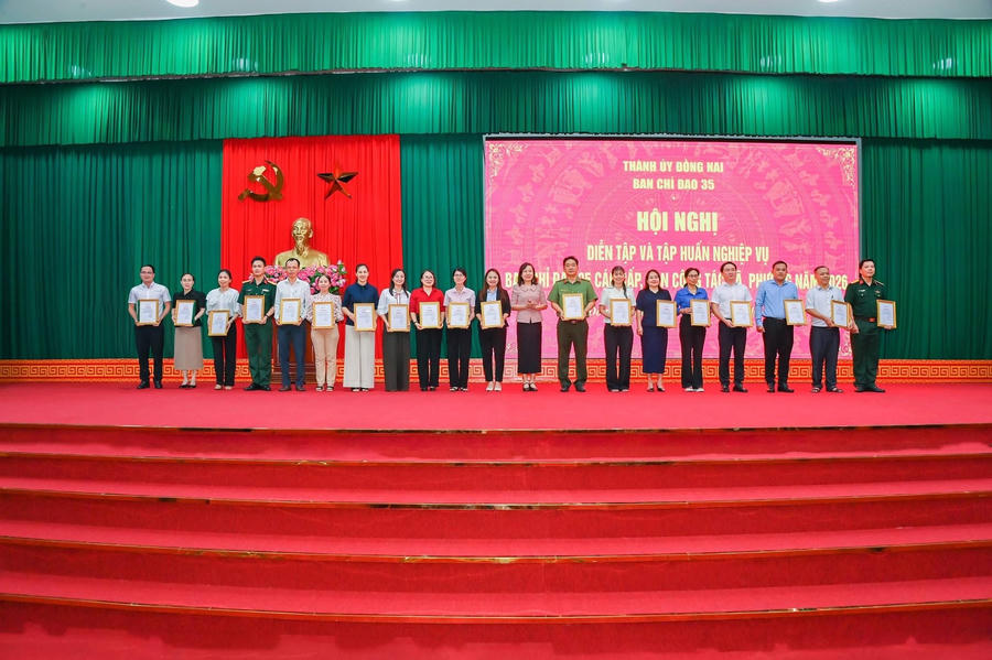 Các thành viên Ban Chỉ đạo 35 được trang bị kỹ năng tuyên truyền, bảo vệ nền tảng tư tưởng của Đảng trên không gian mạng.