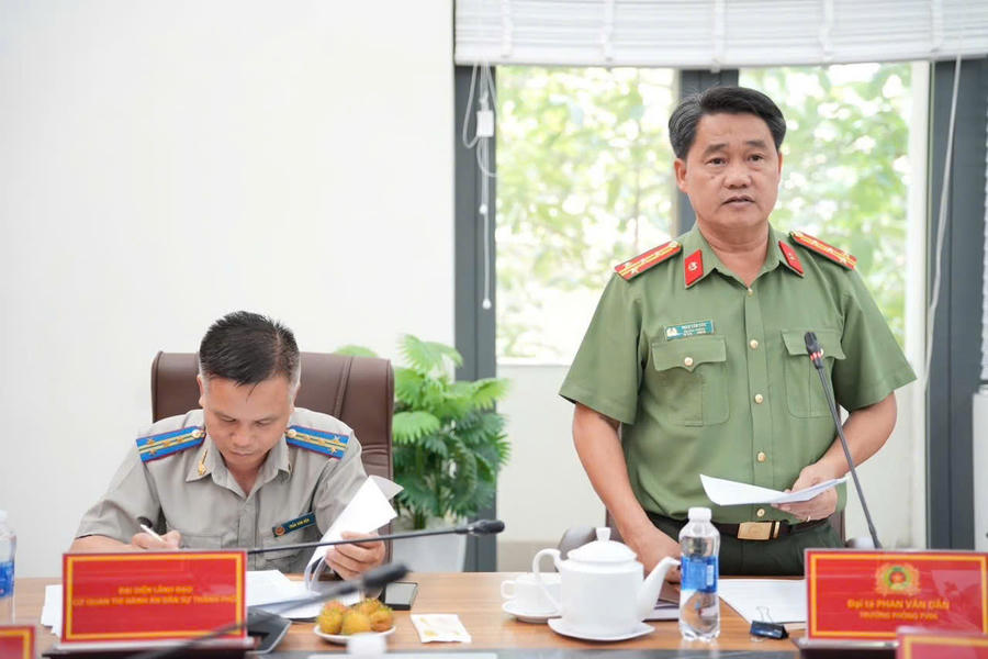 Đại diện các phòng nghiệp vụ Công an TP Đồng Nai phát biểu ý kiến.