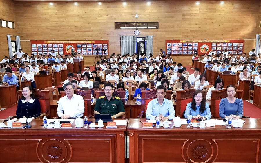 Các đại biểu tham dự hội nghị tập huấn nghiệp vụ Ban Chỉ đạo 35 các cấp.