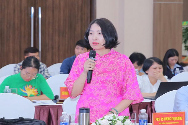 PGS. TS Vương Thị Hường, Viện trưởng Viện Nghiên cứu Hán Nôm phát biểu tại Tọa đàm.