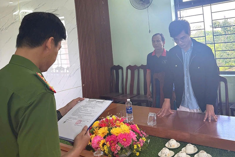 Công an Đà Nẵng bắt đối tượng giả gái lừa tình, khiến nạn nhân sập bẫy, bị chiếm đoạt hơn 1,5 tỉ đồng. Ảnh: CACC