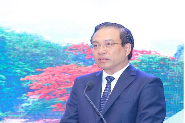 Ông Đặng Thanh Sơn, Phó Chủ tịch UBND tỉnh Ninh Bình phát biểu tại buổi tọa đàm.