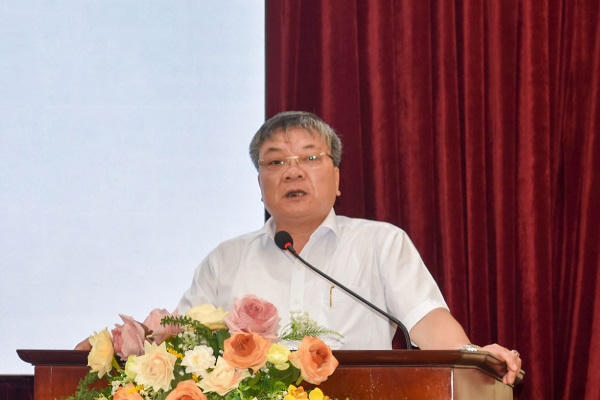 Lãnh đạo Phòng Phổ biến, giáo dục pháp luật (Sở Tư pháp) truyền đạt những nội dung cơ bản của Luật Hoà giải ở cơ sở.