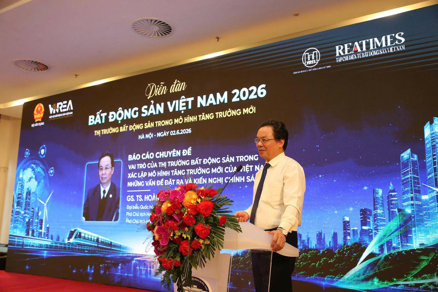 GS. TS. Hoàng Văn Cường, Đại biểu Quốc hội khóa XV, Phó Chủ tịch Hội đồng Giáo sư Nhà nước, Phó Chủ tịch Hội Khoa học Kinh tế Việt Nam mới đây đã có báo cáo chuyên đề: "Vai trò của thị trường bất động sản trong xác lập mô hình tăng trưởng mới của Việt Nam: Những vấn đề đặt ra và kiến nghị chính sách".