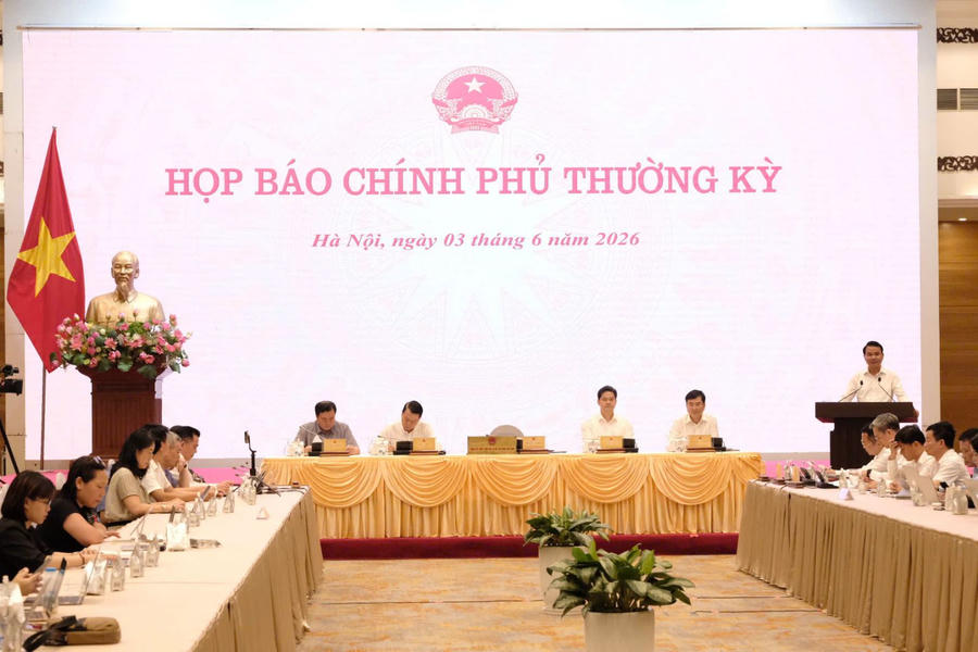 Toàn cảnh buổi họp báo.