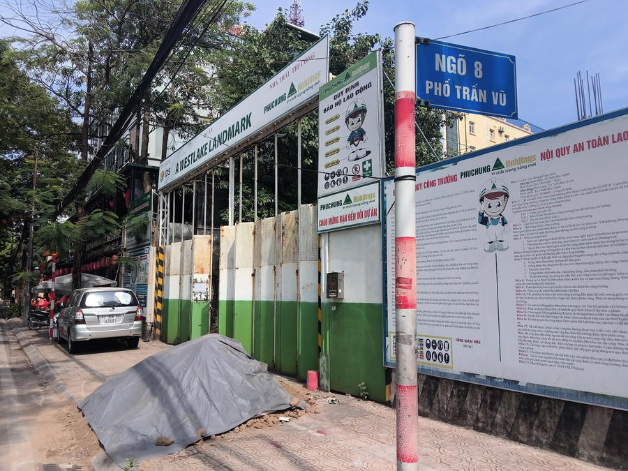 Dự án toạ lạc trên khu đất vàng số 10 Trấn Vũ.