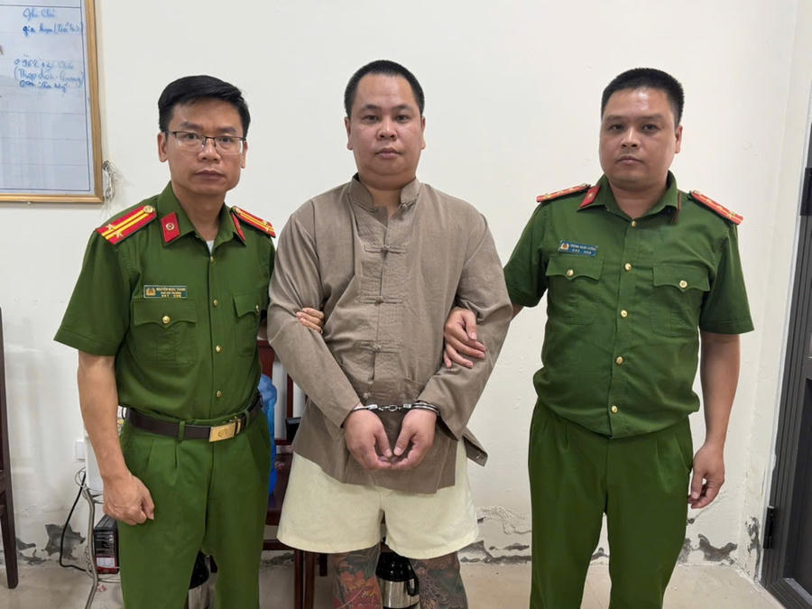 Phòng Cảnh sát thi hành án hình sự và hỗ trợ tư pháp bắt giữ đối tượng truy nã nguy hiểm Nguyễn Đông Nam.
