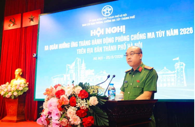 Đại tá Nguyễn Đức Long, Phó giám đốc Công an Hà Nội phát biểu tại buổi lễ.