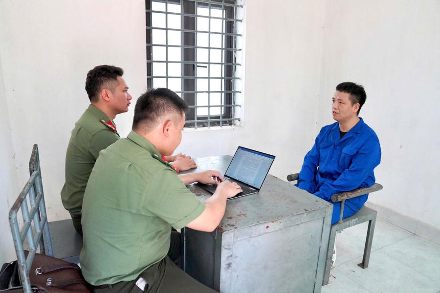Cơ quan Công an làm việc với đối tượng Yang Yifeng (Trung Quốc).