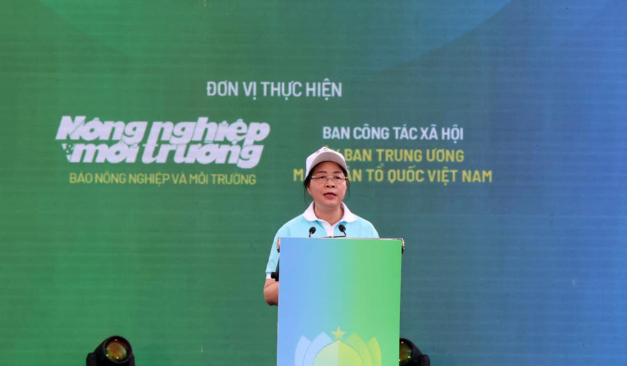 Bà Bùi Thị Minh Hoài - Chủ tịch Ủy ban Trung ương Mặt trận Tổ quốc Việt Nam.
