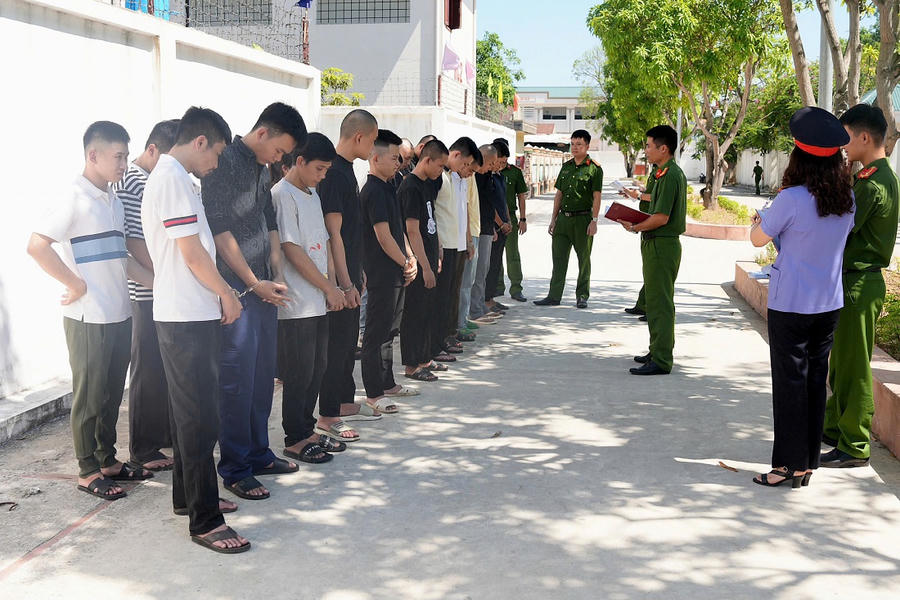 Các đối tượng liên quan đến đường dây lừa đảo xuyên biên giới bị&nbsp; bắt giữ - Ảnh Công an Nghệ An.