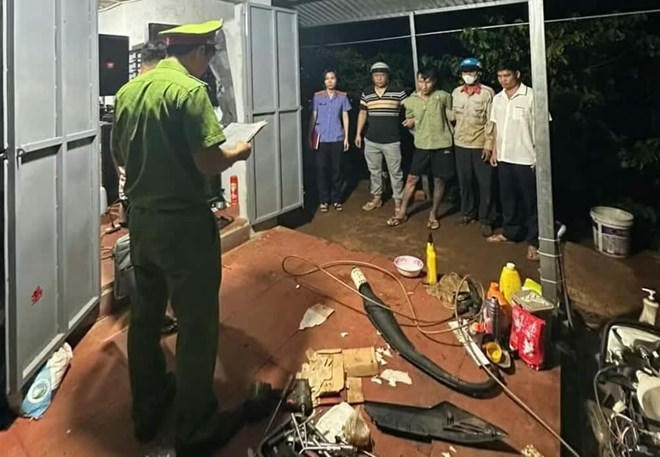 Đối tượng Phong bị cơ quan chức năng bắt giữ để điều tra về hành vi mua bán ma túy trái phép. Ảnh: Công an