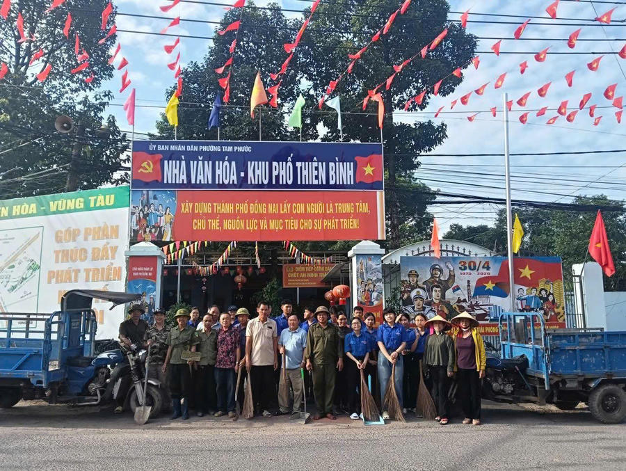 Toàn dân chung tay bảo vệ môi trường, vì một Việt Nam xanh - sạch - đẹp.