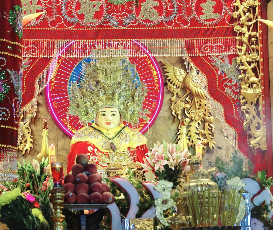 Không gian văn hóa tâm linh chính điện Bà Chúa Xứ.