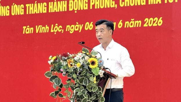 Ông Nguyễn Thành Nhân, Phó Bí thư Đảng ủy, Chủ tịch UBND xã Tân Vĩnh Lộc ​phát biểu tại buổi lễ