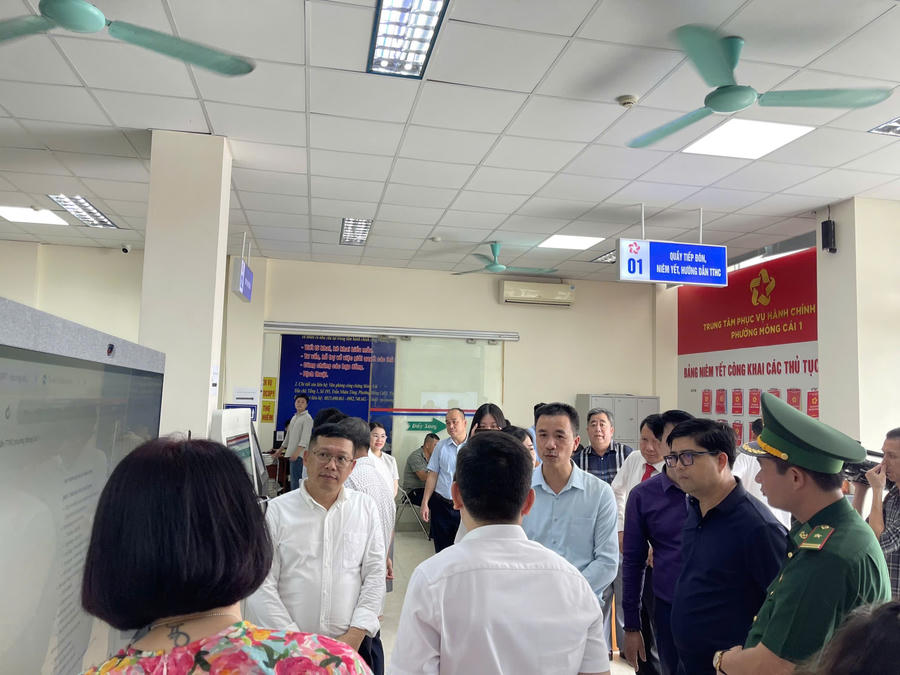 Phường Móng Cái 1 đẩy mạnh số hóa quy trình giải quyết thủ tục hành chính, hướng tới phục vụ người dân nhanh chóng, minh bạch hơn.