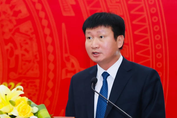 Ông&nbsp;Trần Huy Tuấn, Ủy viên Trung ương Đảng, Bí thư Tỉnh ủy Ninh Bình phát biểu chào mừng Kỳ họp.