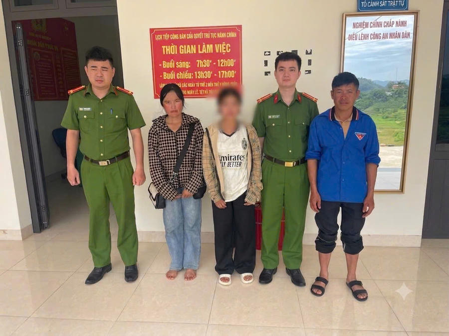 Gia đình đến đón em S.T.S tại cơ quan Công an.