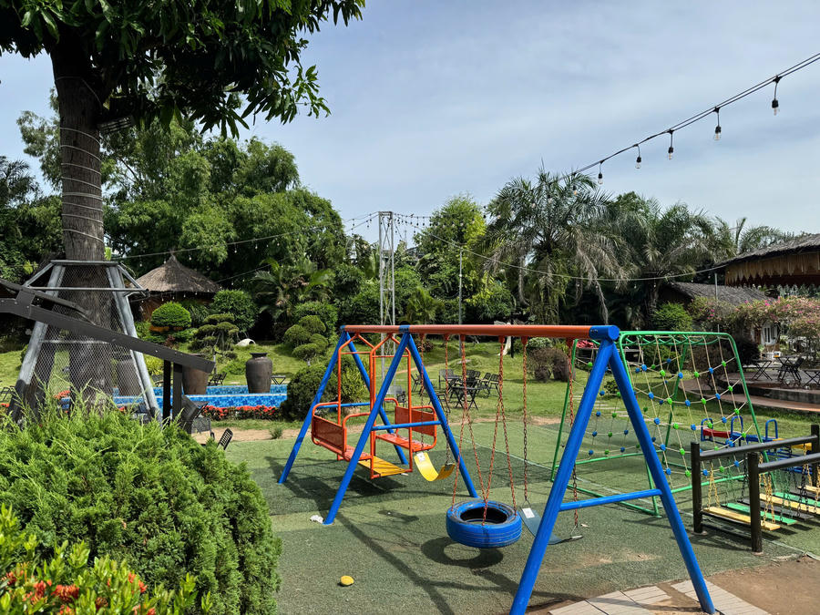 Ghi nhận ngày 8/6, các công trình trên đất nông nghiệp tại số 2 Châu Văn Liêm vẫn tồn tại.