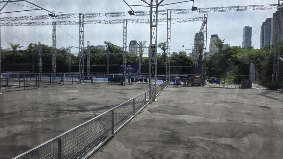 Sân pickleball đang hoàn thiện.