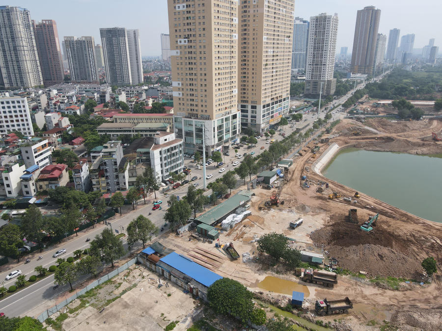 Được biết dự án này không chỉ đóng vai trò là hồ điều hòa, dự án còn bao gồm việc xây dựng hệ thống cống điều tiết kết nối với kênh Đồng Bông và trạm bơm Đồng Bông. Hệ thống này giúp điều phối dòng chảy, tăng khả năng tiêu thoát nước khi xảy ra mưa lớn, từ đó, hạn chế tình trạng úng ngập thường xuyên xảy ra tại một số khu vực phía Tây thành phố.
