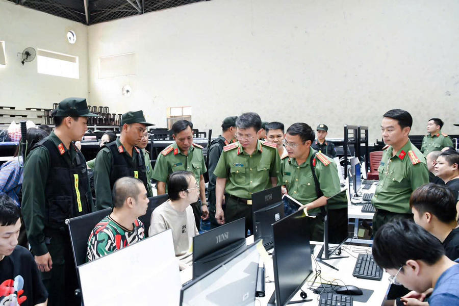 Thiếu tướng Nguyễn Minh Tuấn - Giám đốc Công an tỉnh Phú Thọ trực tiếp chỉ huy phá chuyên án. Ảnh C.A tỉnh Phú