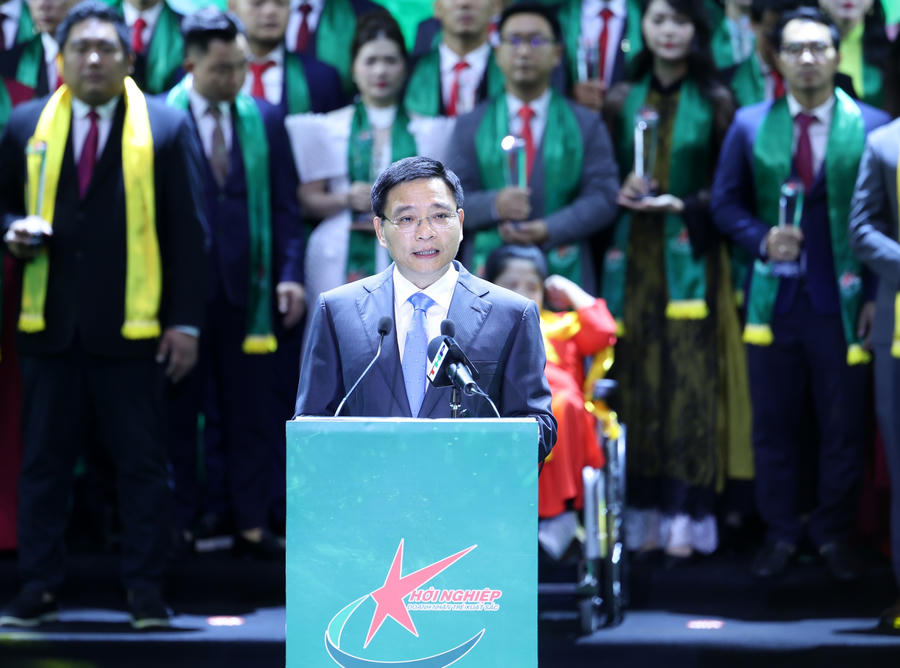 Phó Thủ tướng mong các doanh nhân trẻ tiếp tục nuôi dưỡng hoài bão lớn, học nhanh hơn, quản trị tốt hơn,.
