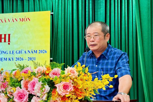 Cử tri thôn Tiền Thôn, xã Văn Môn nêu kiến nghị.