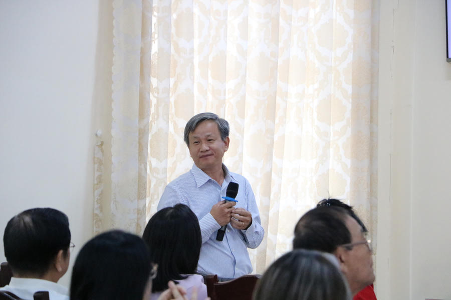 Luật sư Hoàng Anh Phước, thành viên Ban Pháp luật VLA trao đổi về nội dung bảo hiểm hàng hóa xuất nhập khẩu trong vận tải quốc tế.