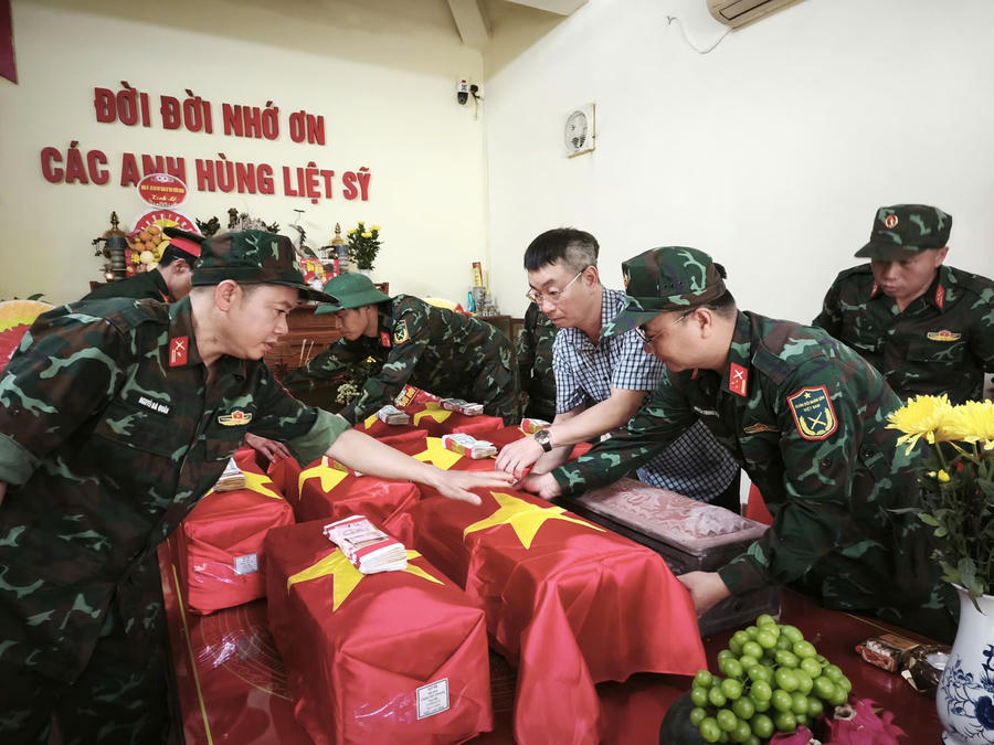 Các hài cốt liệt sĩ đang được bảo quản tại nhà quàn Đội Tìm kiếm, quy tập hài cốt liệt sĩ Bộ CHQS tỉnh Tuyên Quang để hoàn thiện các thủ tục theo quy định.